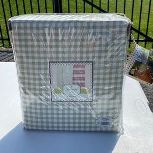 NWT Farmhouse king size gingham green sheet set